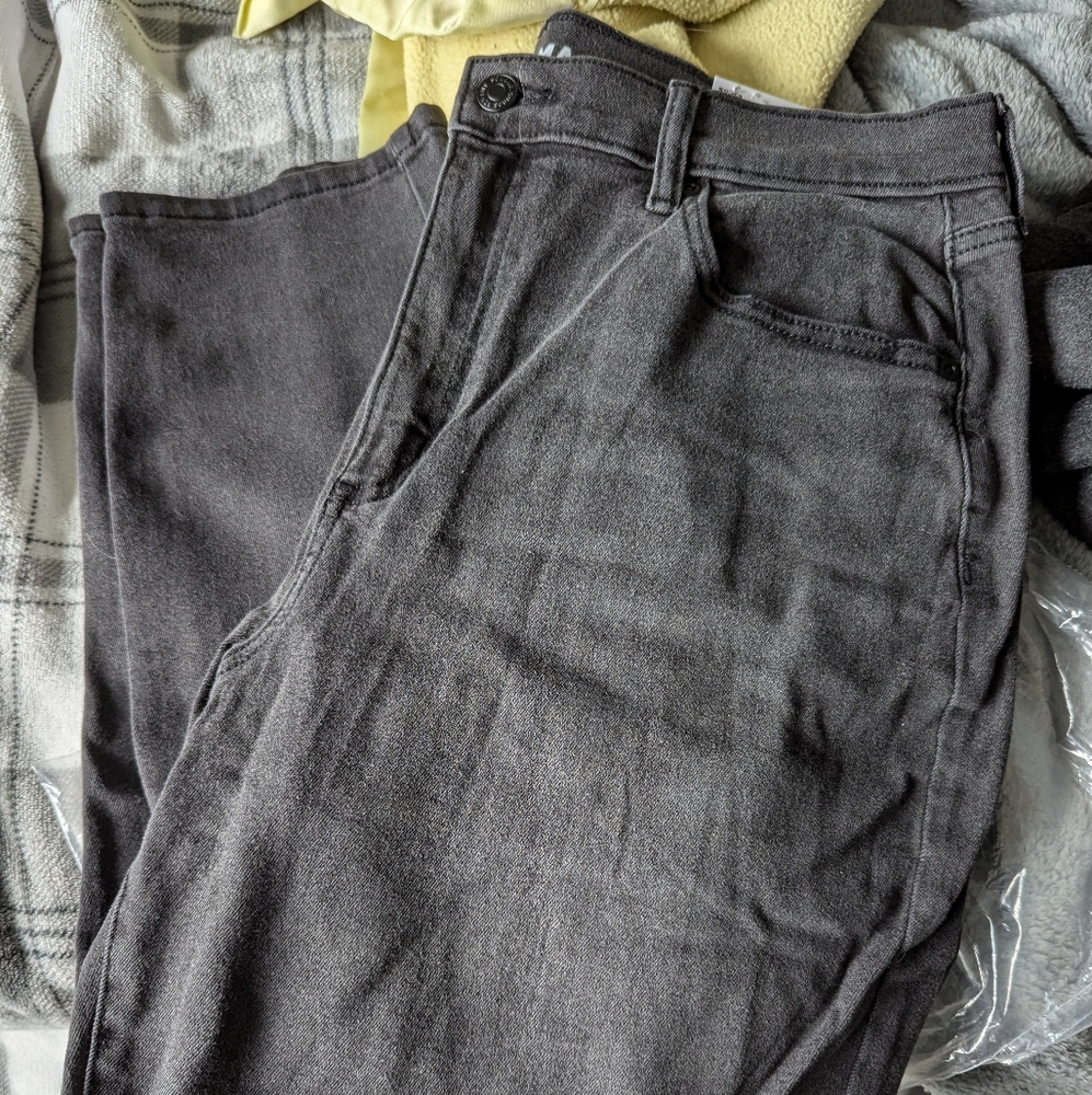 Dark wash mom jean